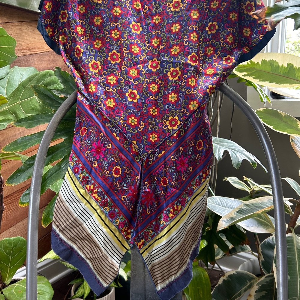 Colorful Asymmetrical Size P SILK & SPANDEX TOP - Picture 3 of 8